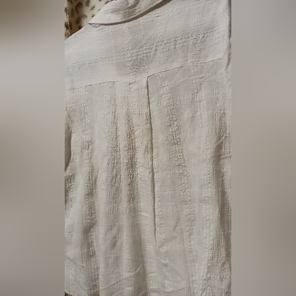 Button up white shirt - Picture 3 of 6